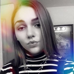 Meet your Posher, Emilie